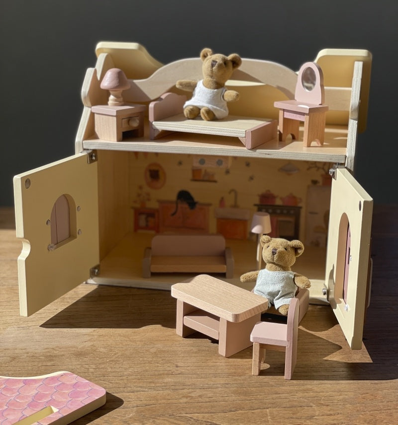 Casuta de papusi cu 2 ursuleti de plus, Egmont Toys