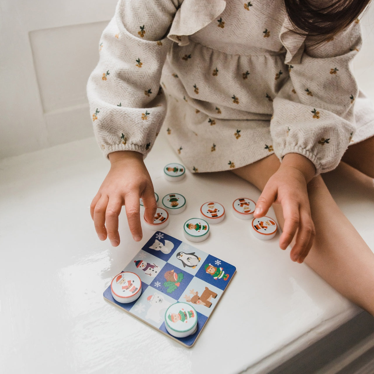 Joc tic tac toe din lemn varianta de sarbatori, Orange Tree Toys