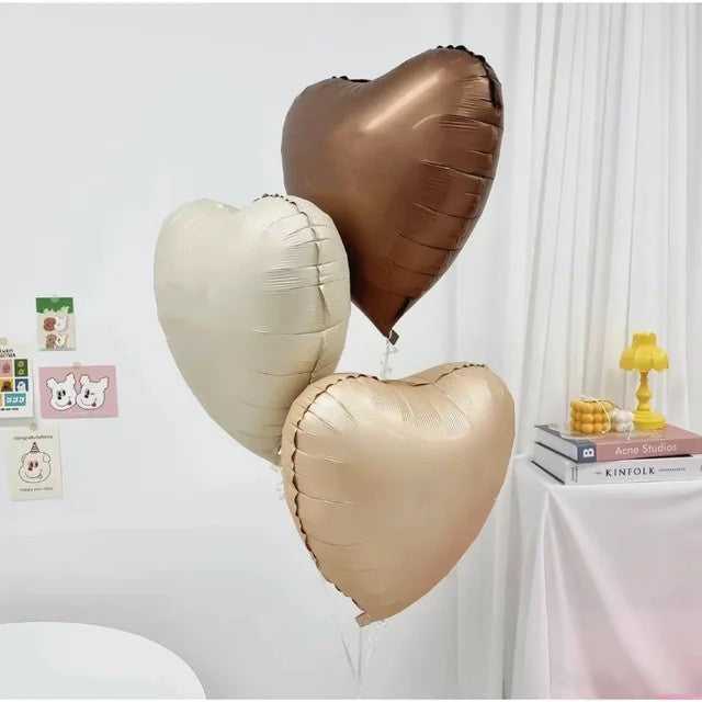 Set 3 Baloane din Folie Metalizata, ANGELBEAR, Figurine Inimi, Tema Ziua Indragostitilor, 45 cm, Ambalaj Individual, Pai Inclus, Umflare cu Aer sau Heliu, Crem/Maro