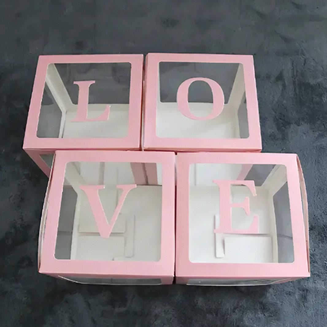 Set 4 Cutii pentru Baloane, ANGELBEAR, Model Scris Love, Tematica Iubire, Cuburi Decorative din Plastic, Accesorii pentru Petrecere, 30 x30 cm, Transparente Contur Roz