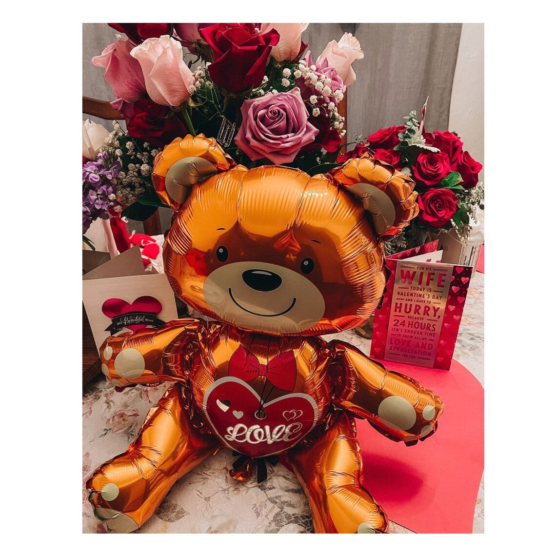Balon din Folie Metalizata, ANGELBEAR, Figurina Urs, Model Love, Tema Ziua Indragostitilor, 60x63cm, Ambalaj Individual, Pai Inclus, Umflare cu Aer sau Heliu, Maro