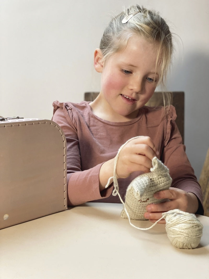Joc creativ de crosetat iepuras, Egmont Toys