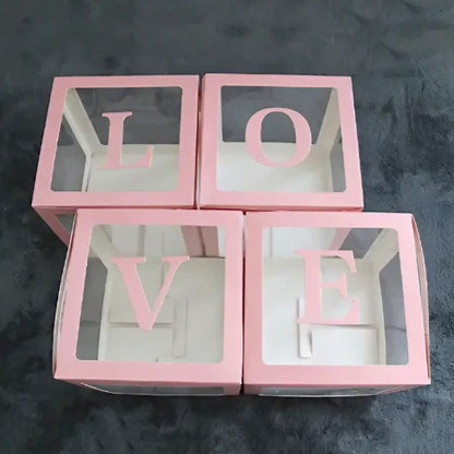 Set 4 Cutii pentru Baloane, ANGELBEAR, Model Scris Love, Tematica Iubire, Cuburi Decorative din Plastic, Accesorii pentru Petrecere, 30 x30 cm, Transparente Contur Roz
